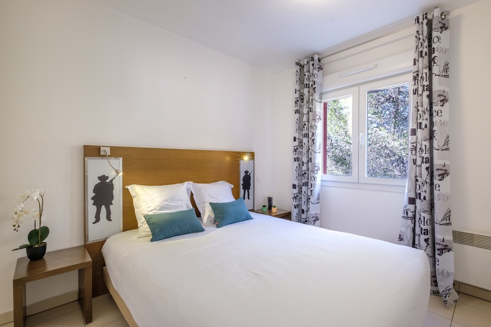 Standard Studio, 1 Queen Bed photo 1