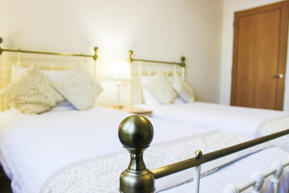 Self-Catering Apartment, 2 Bedrooms, Ensuite photo 2