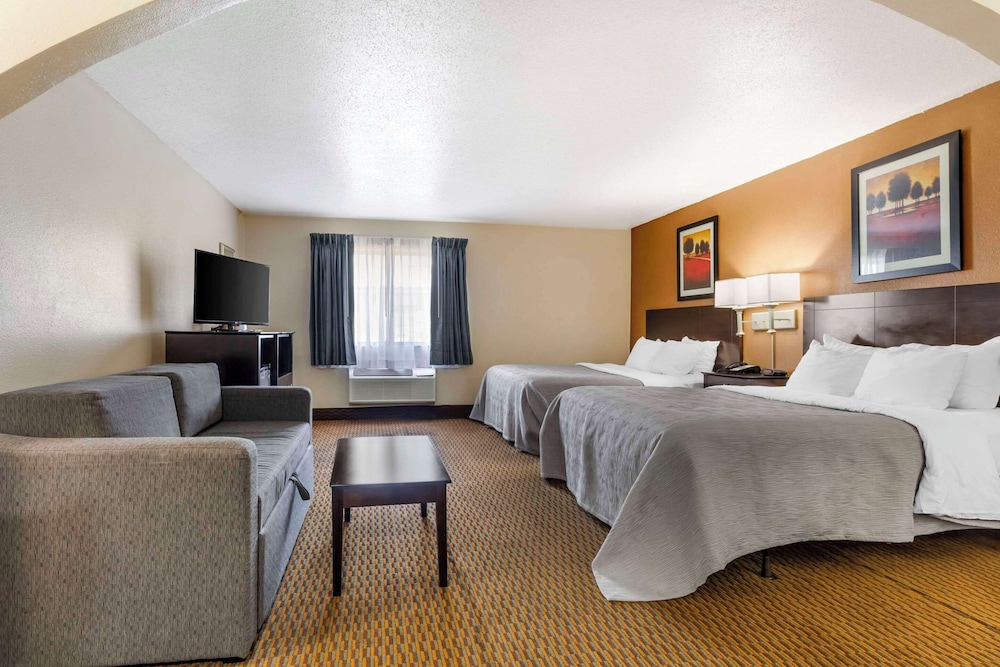Suite, Non Smoking (2 Double Beds, or 2 Queen Beds) - Photo 18