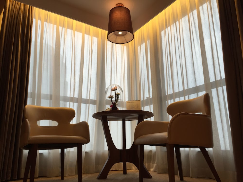 Deluxe King Room photo 2