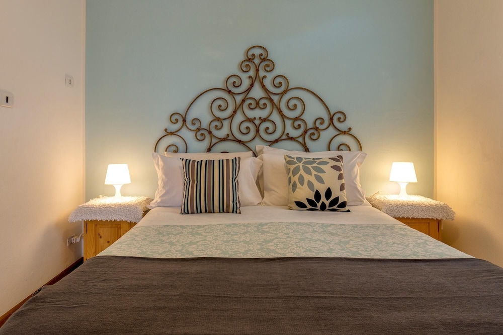 Villa photo 1
