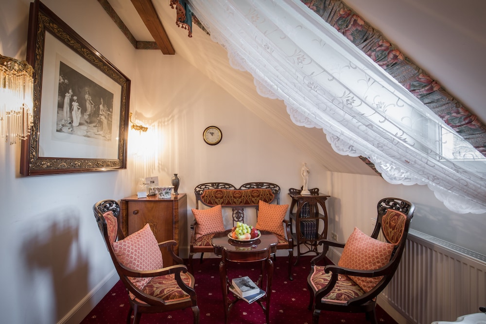 Deluxe Double Room - Photo 12