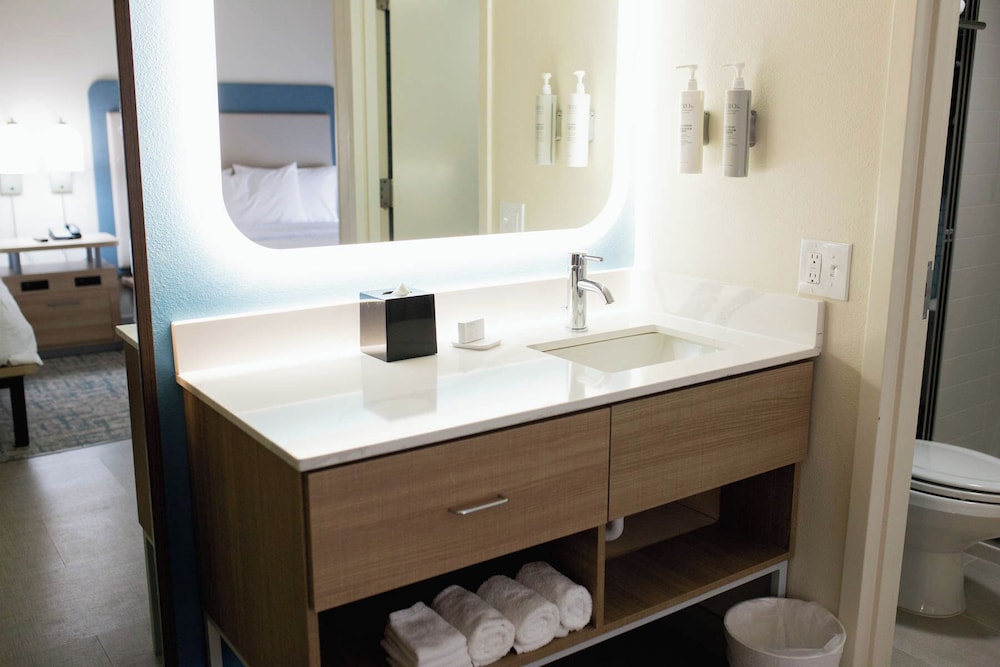 Studio Suite, 2 Queen Beds (Shower Only) - Photo 11