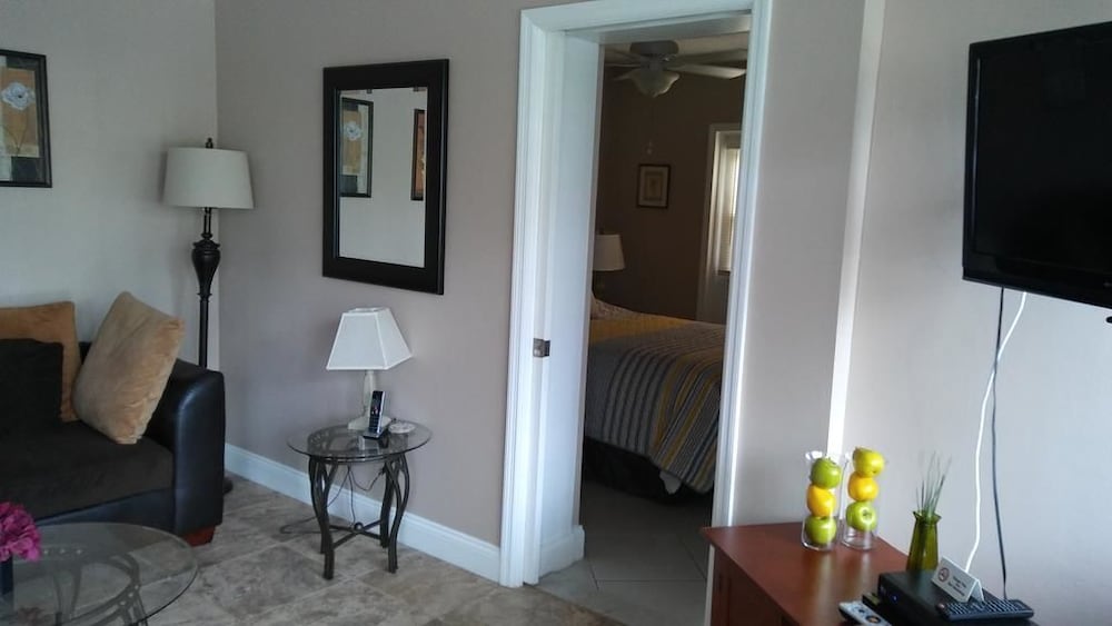 Basic Condo, 1 Bedroom