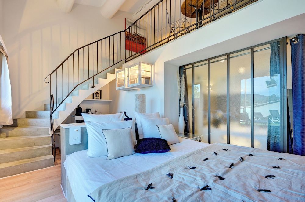 Family Suite (Duplex)