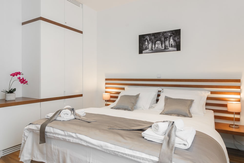 City Double Room, 1 Queen Bed photo 2