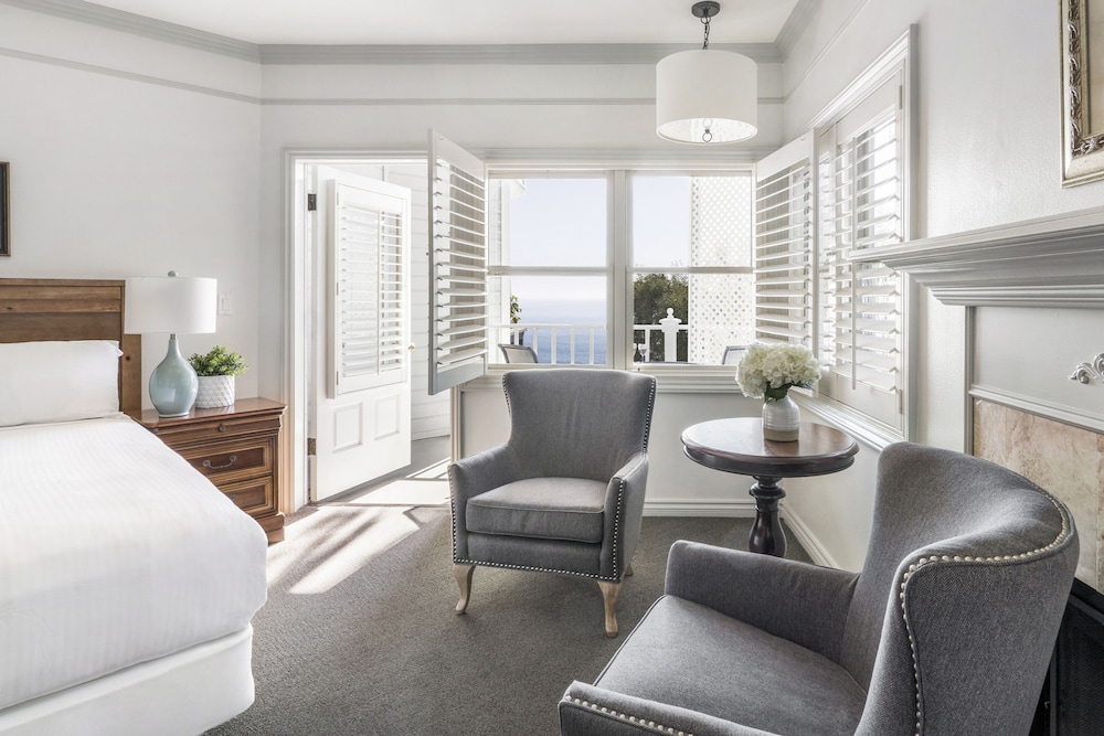 Pacific Edge Limited King + Balcony - Photo 1