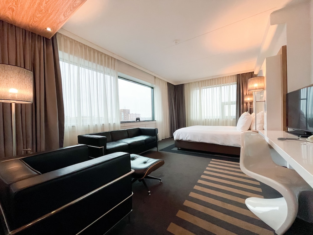 Deluxe Room, City View