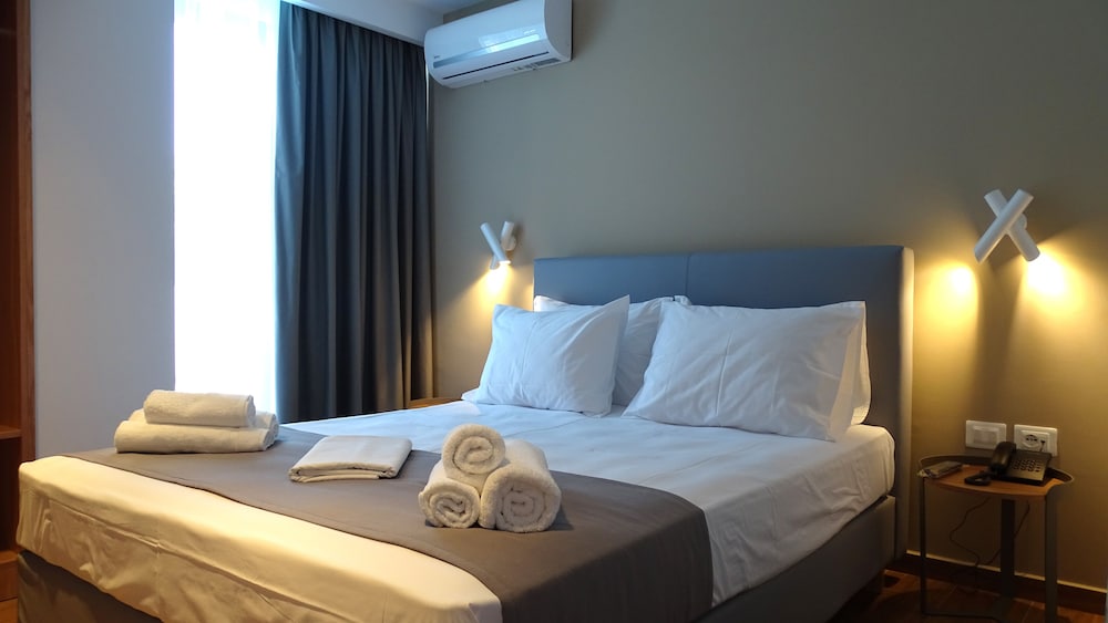 Family Suite, 1 Bedroom, Pool View