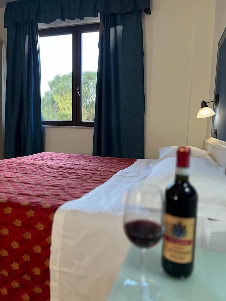 Classic Double Room, 1 Bedroom - Photo 2