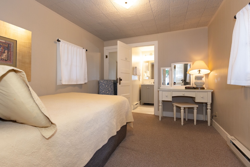 Basic Lakeview One Bedroom Cottage photo 2