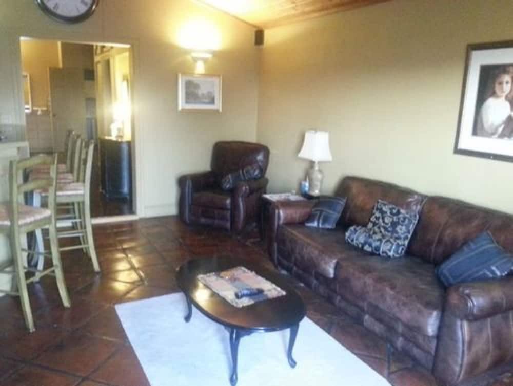 Standard Quadruple Room, Ensuite (Fisher Hill Suite- great ) photo 3
