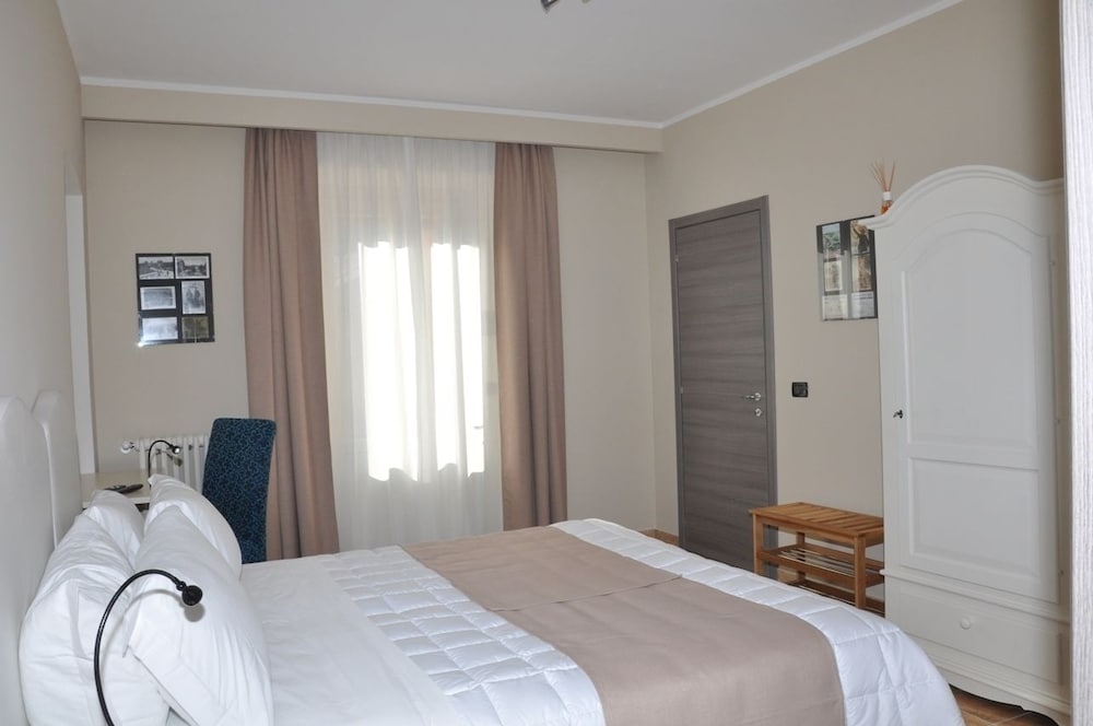 Standard Double Room photo 3