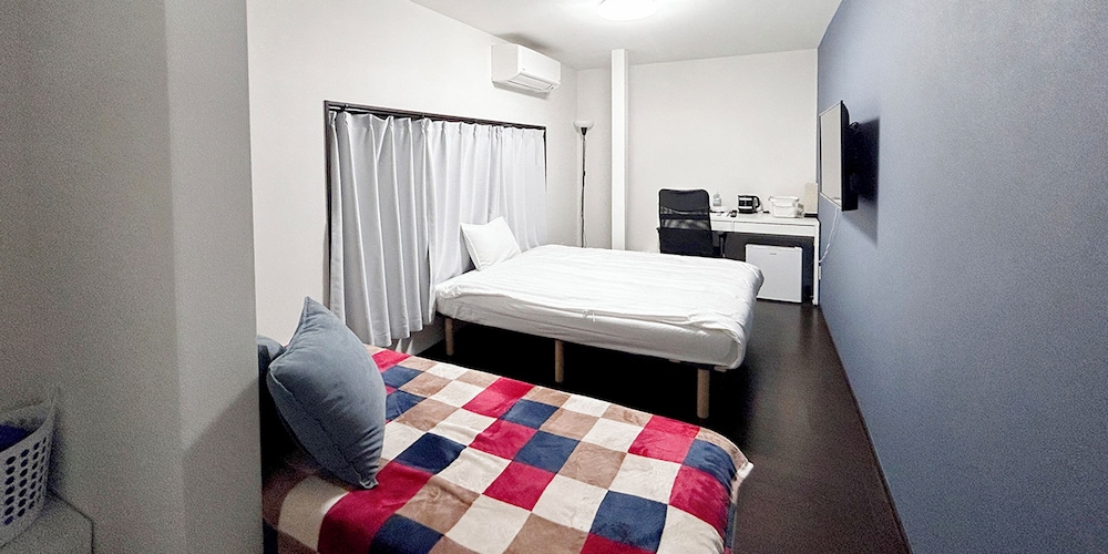 Basic Triple Room, Non Smoking (209) photo 3