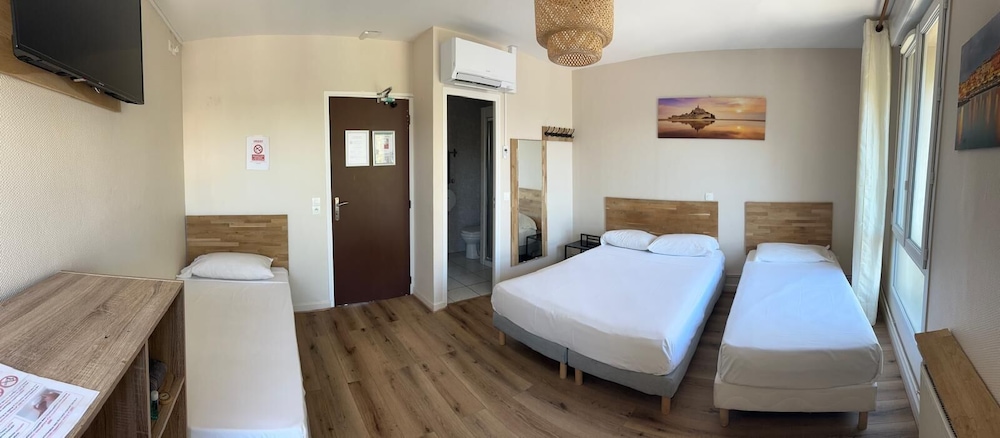 Classic Quadruple Room