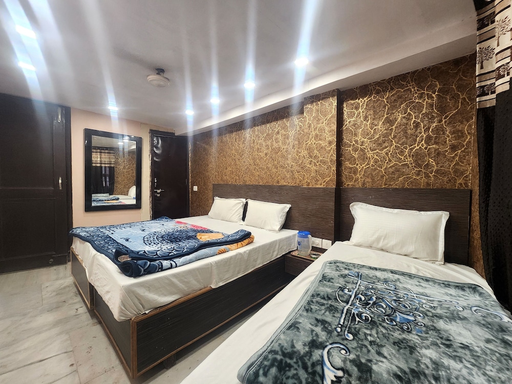 Deluxe Triple Room, City View