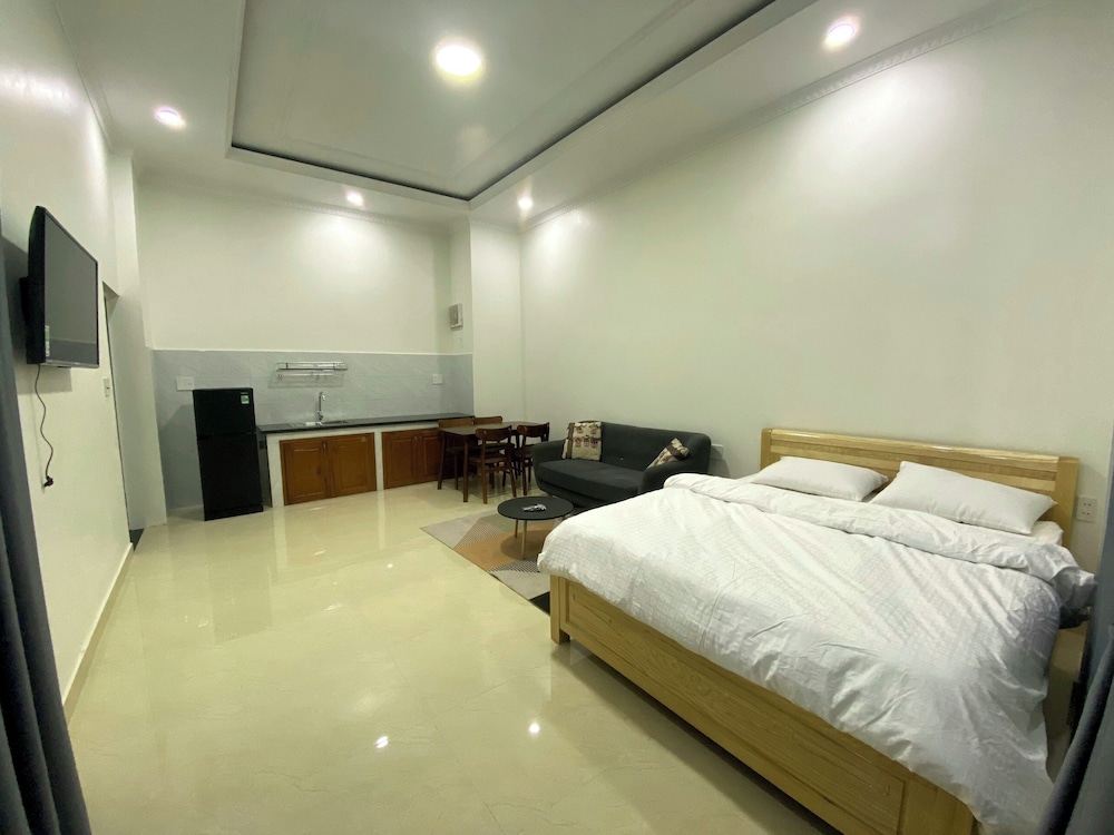 Basic Studio, 1 Queen Bed