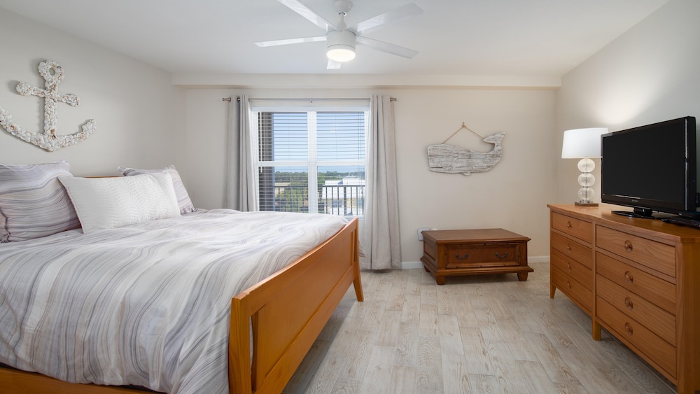 Condo, Multiple Beds (Amalfi B320) photo 3