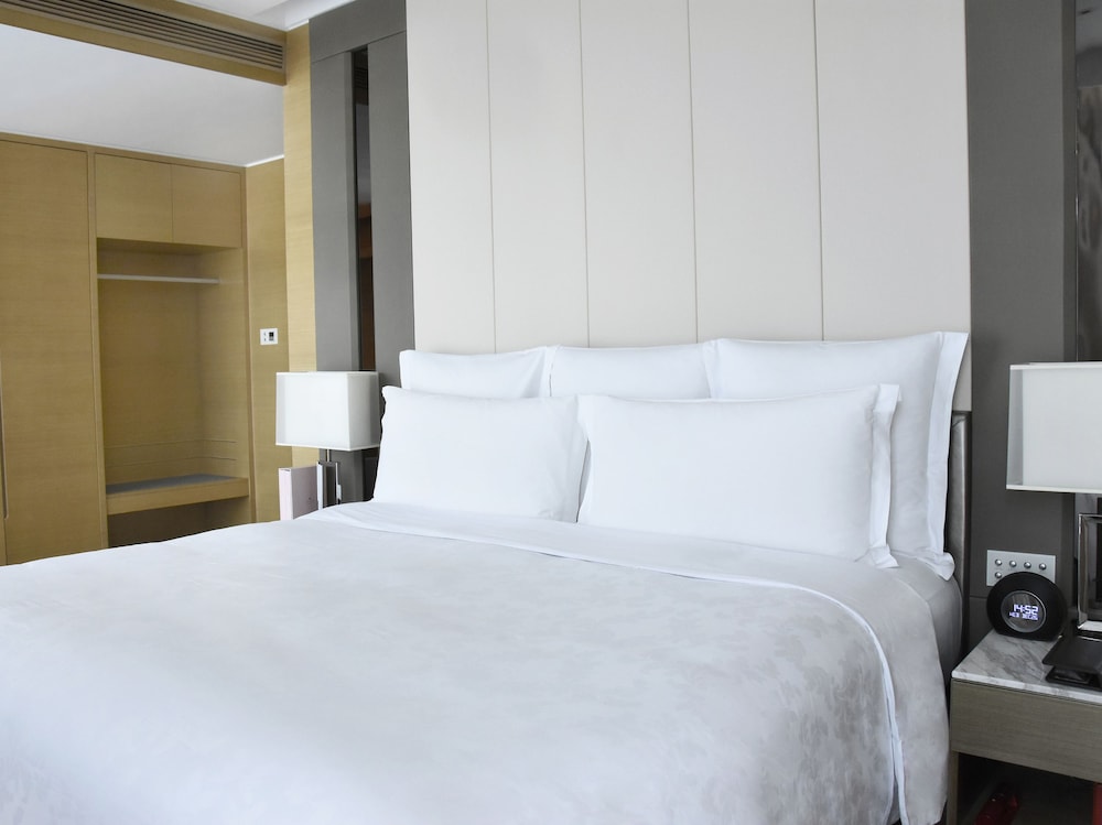 Club Executive Suite photo 3