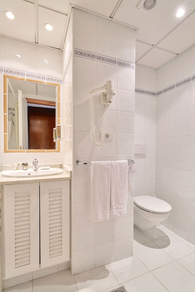 Suite, Sea View thumbnail 5