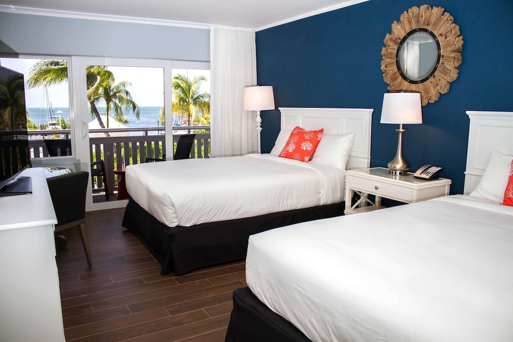 Stunning King Marina View Balcony - Photo 7