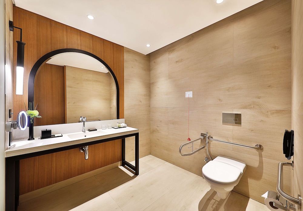 Deluxe Room with Burj View Balcony