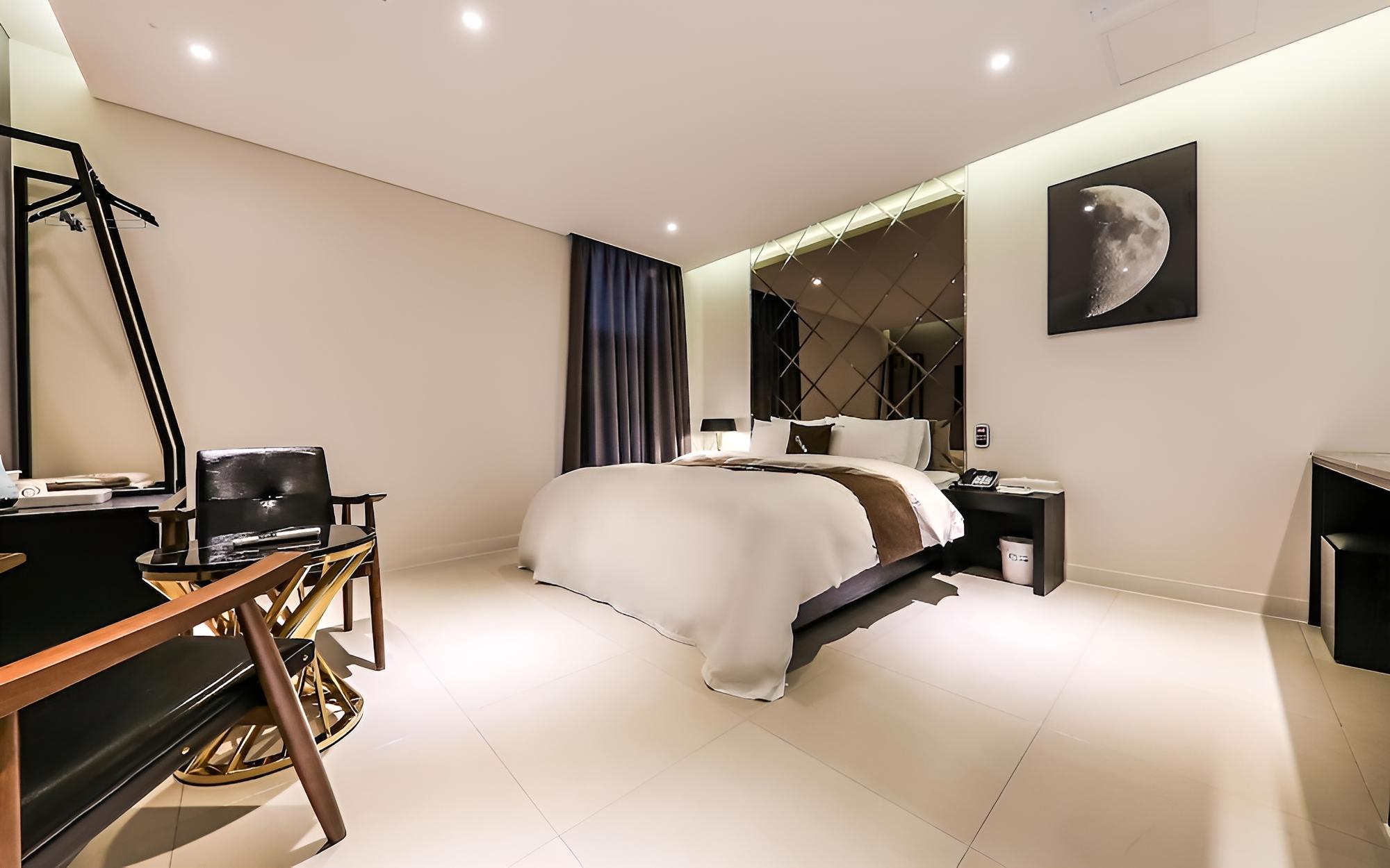 Room (Standard room) - Photo 16
