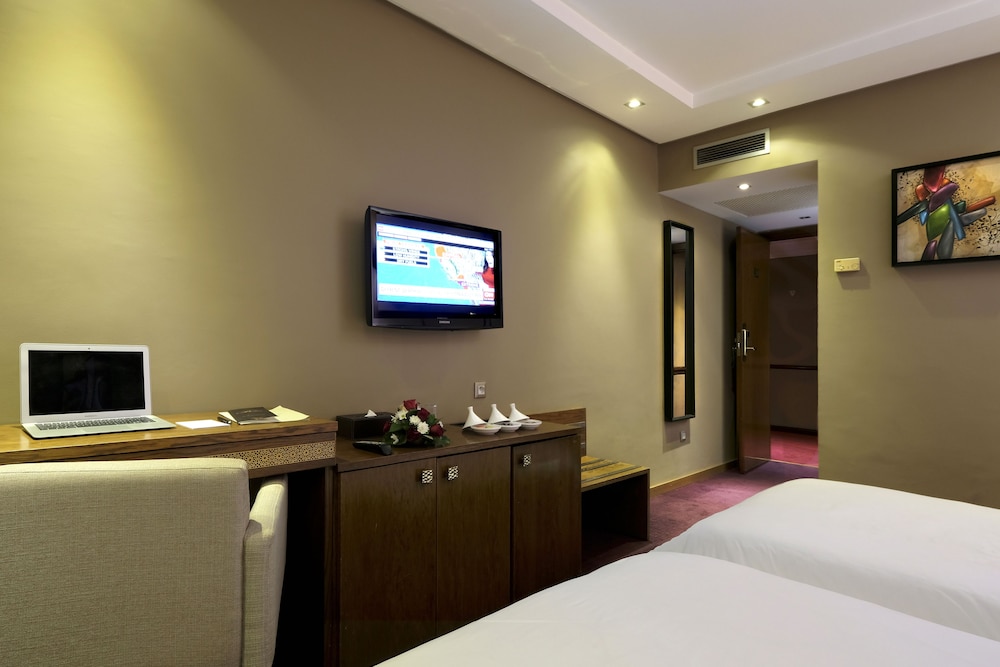 Deluxe Twin Room, 2 Twin Beds, Non Smoking, City View - Photo 1