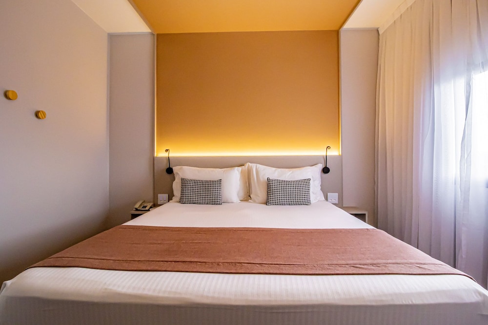 Premium Suite - Photo 6