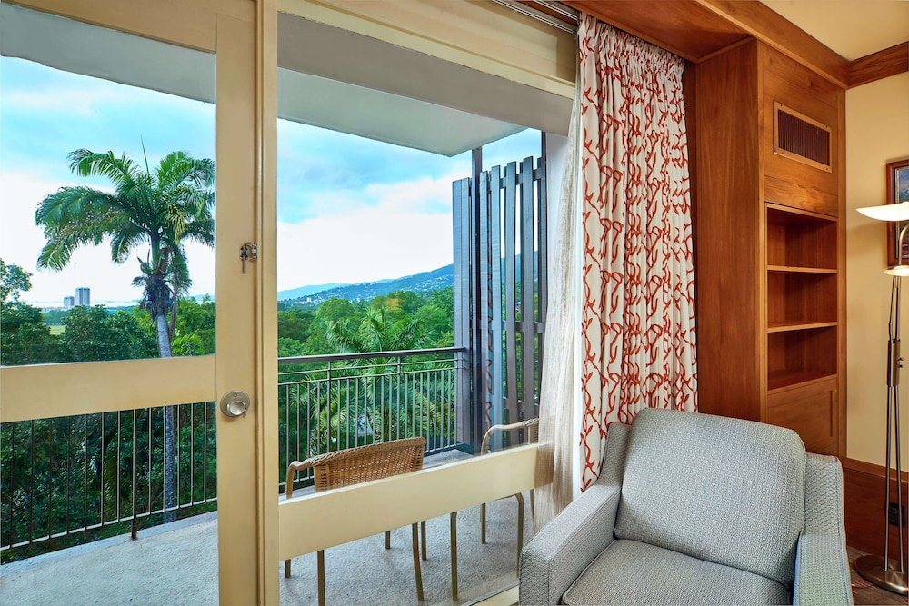 Executive Room, 1 King Bed - Photo 2
