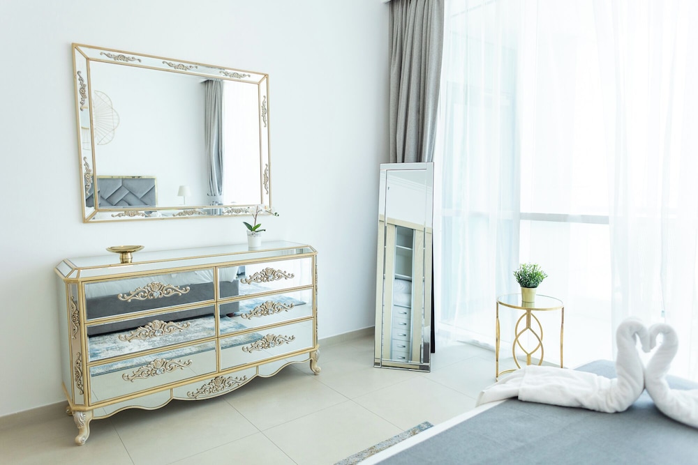 Luxury Apartment, 1 Bedroom, Balcony, Sea View photo 2