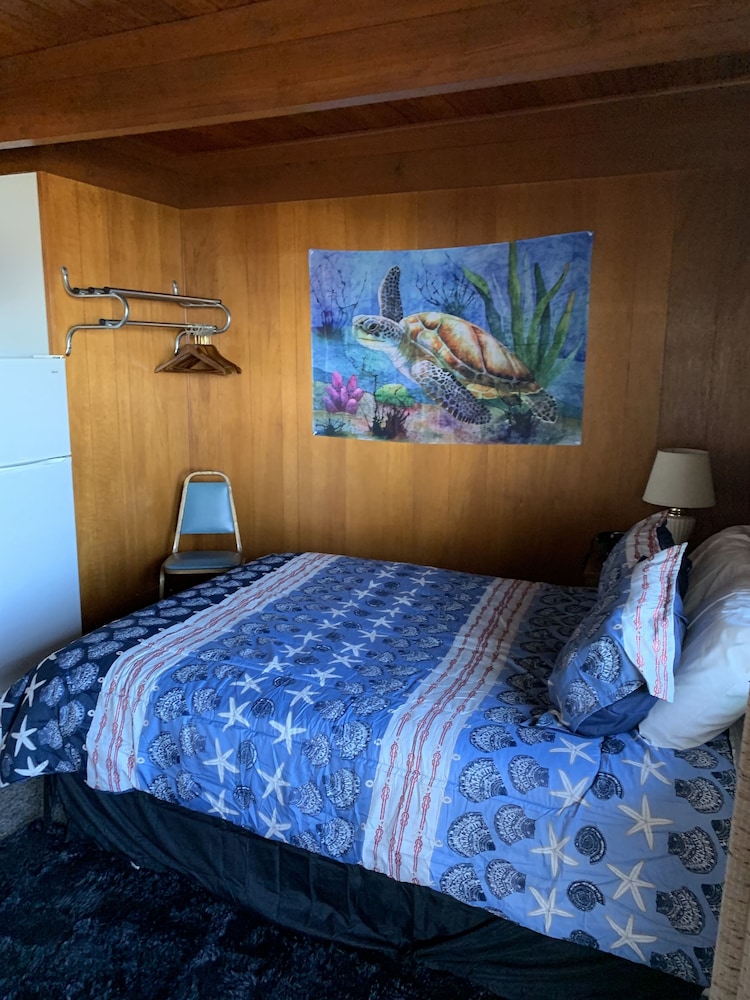 F - 2 Queen Beds w/ Kitchen photo 1