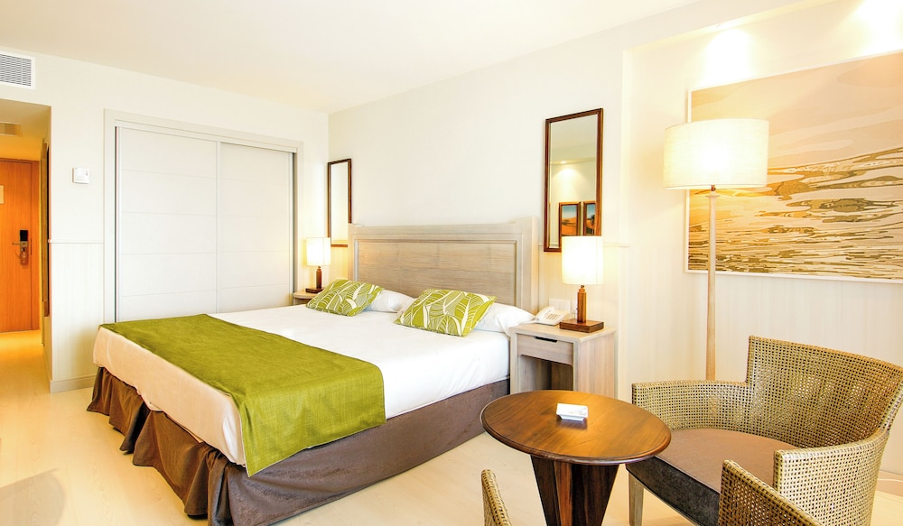 Family Room, 2 Bedrooms, Ocean View