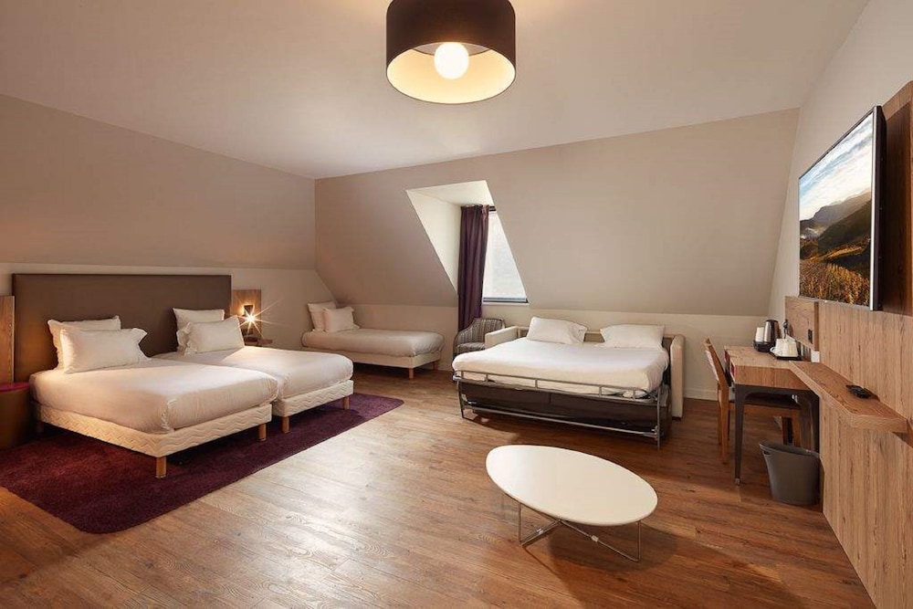 Family Room, Multiple Beds