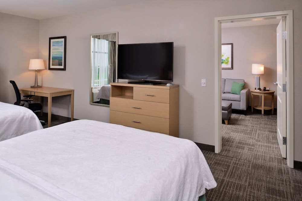 Suite, 2 Queen Beds, Accessible, Bathtub photo 1