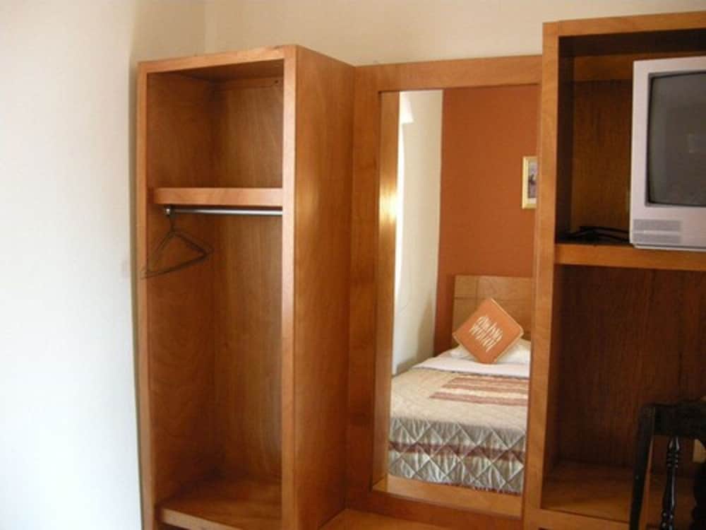 Standard Double Room photo 3