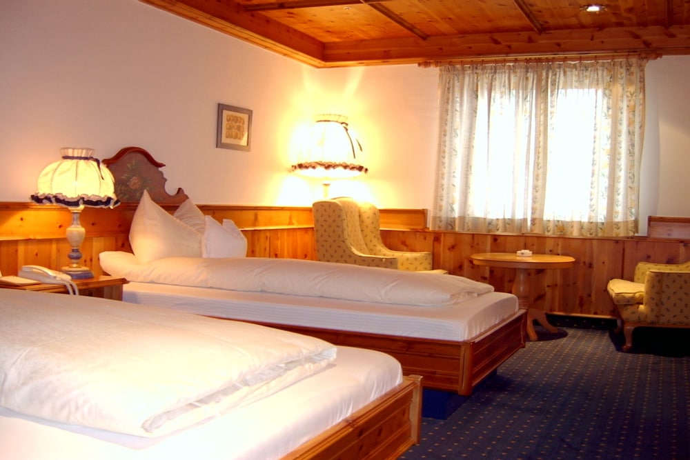 TIROL Hotel Twin