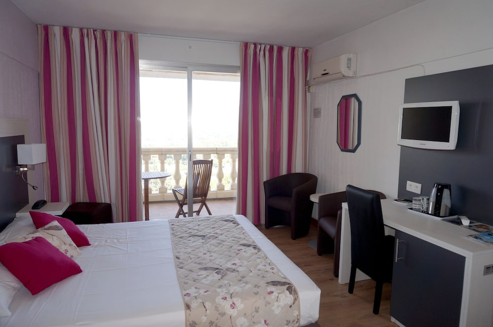 Superior Double Room, Balcony, City View photo 2