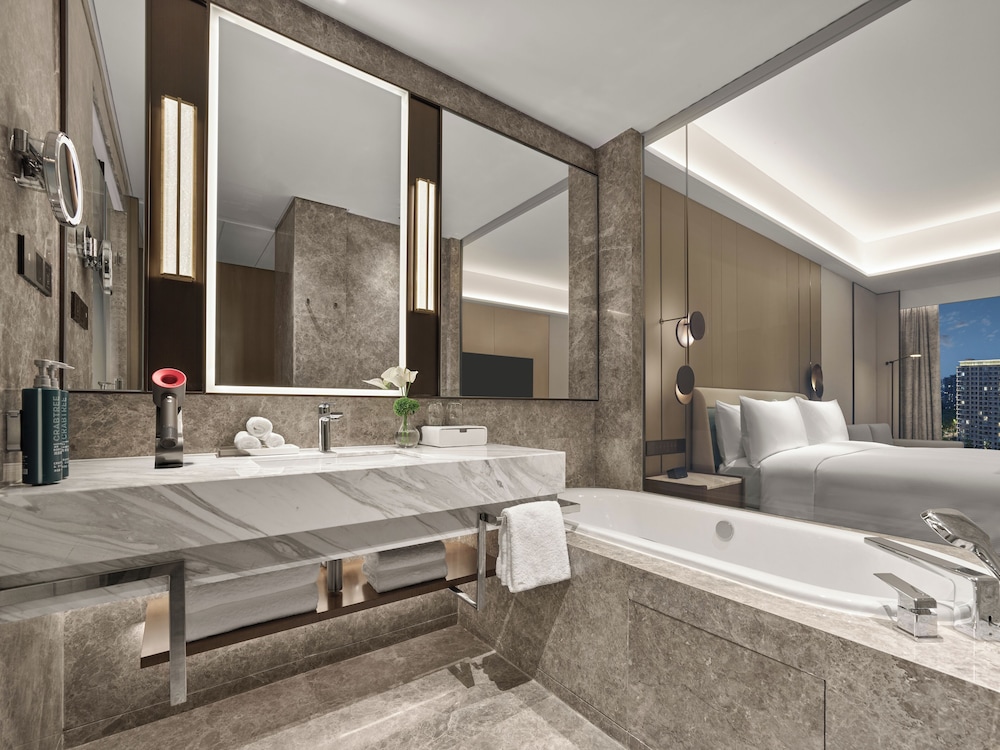 King Deluxe Room with River View