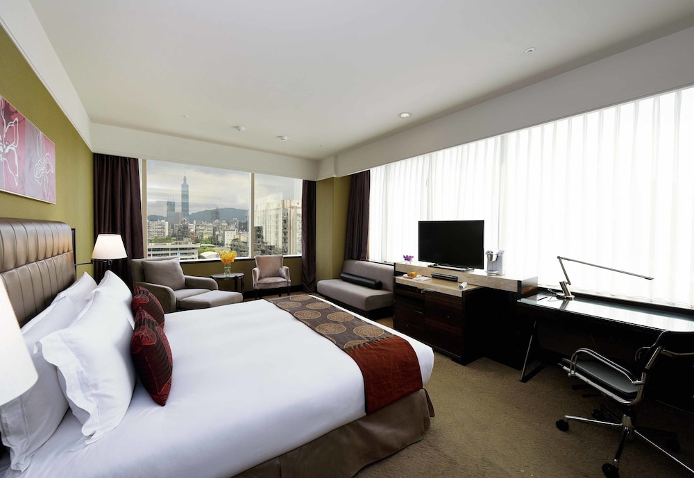Deluxe Double Room (No Taipei 101 or Firework View) photo 2