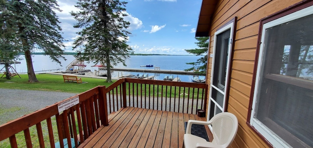 Sunset Cabin-Marina View 1 Bedroom Sunset Cabin photo 2
