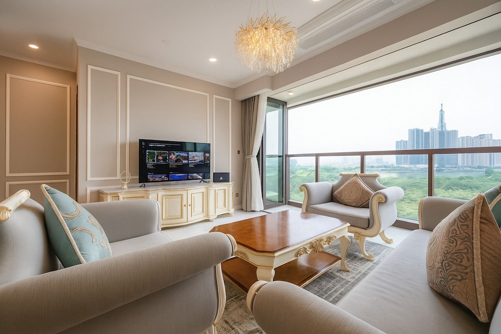 Superior Apartment, 3 Bedrooms, Balcony, City View photo 2