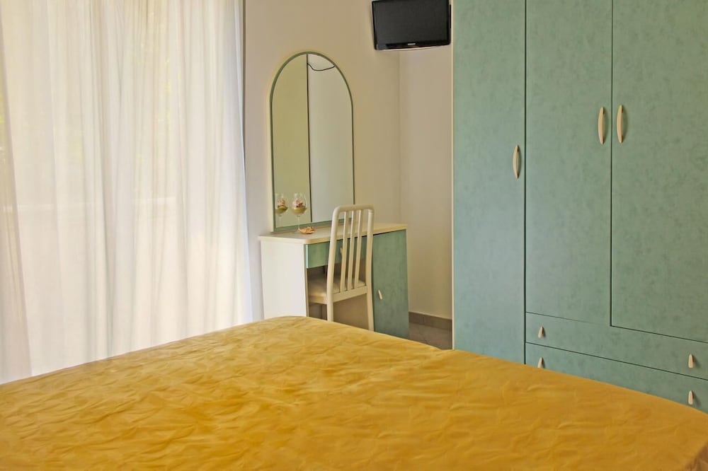 Quadruple Room - Photo 4