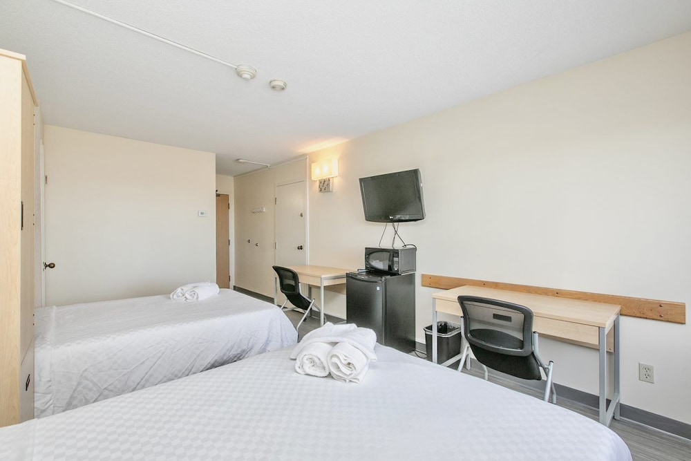 Economy Room, 2 Double Beds photo 3