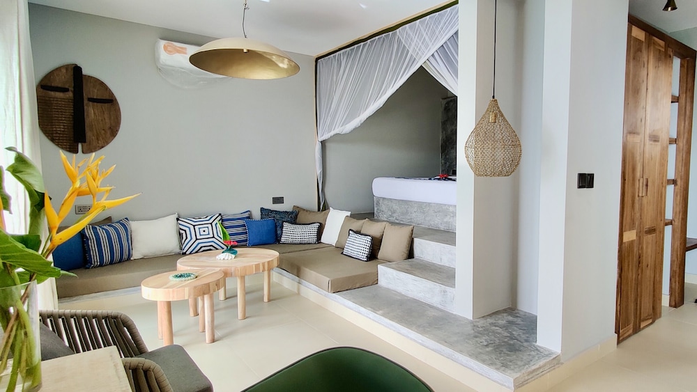 Suite, Private Pool, Beach View