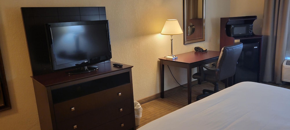 Standard Two Queen Room