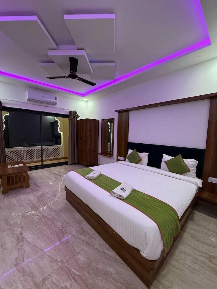 Luxury Double Room, Hill View