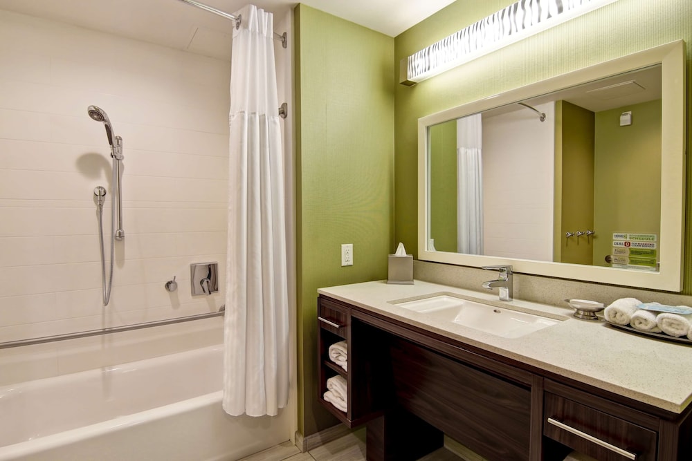 Studio, Accessible, Bathtub thumbnail 6
