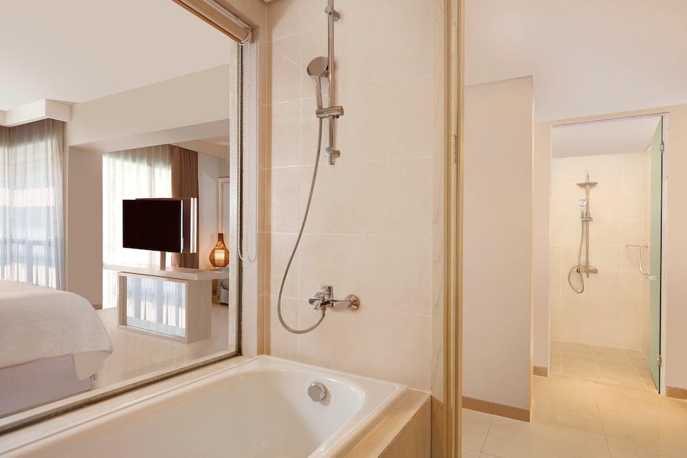 Family Suite, 1 King Bed photo 2