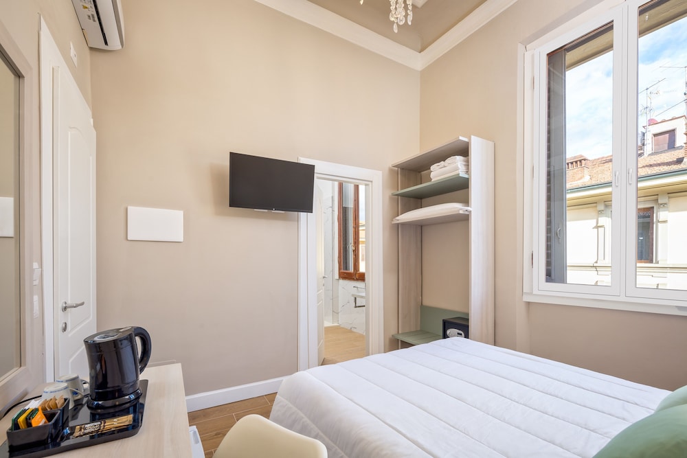 Economy Double Room photo 2